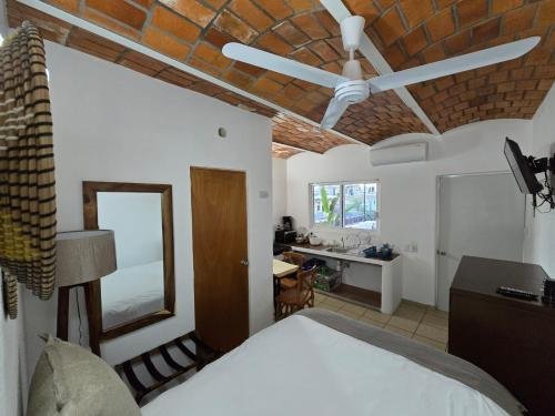 605photo-2025-01-18-20-13-21